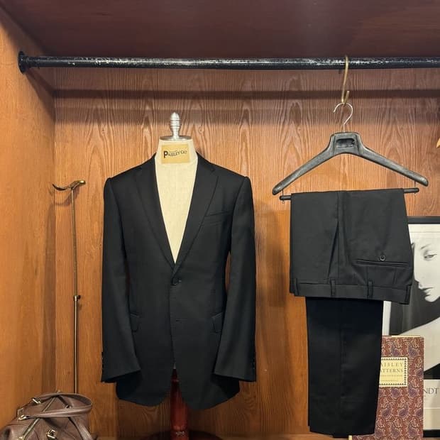 아르마니 꼴레지오니 수트