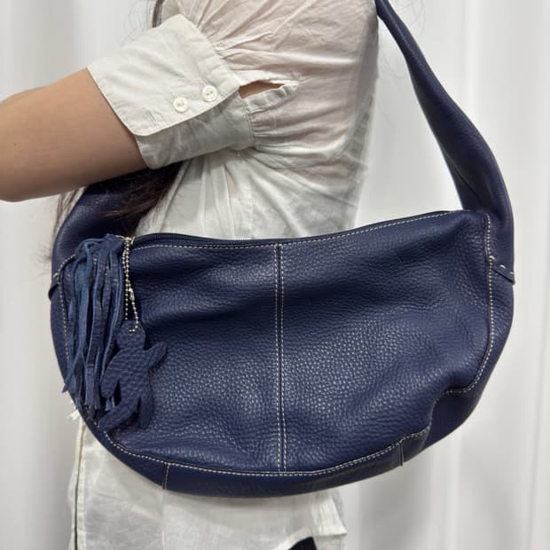 maju blue leather shoulderbag