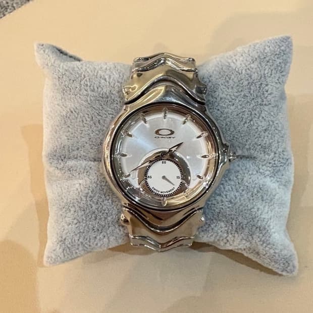 Cakley Jury [오클리 주리] 시계