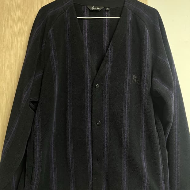 유니클로 니들스 후리스 가디건 블랙 스트라이프 퍼플