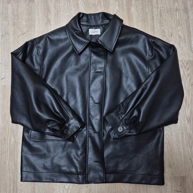 SOUFFLE 여성 오버핏 카라 가죽자켓 FREE