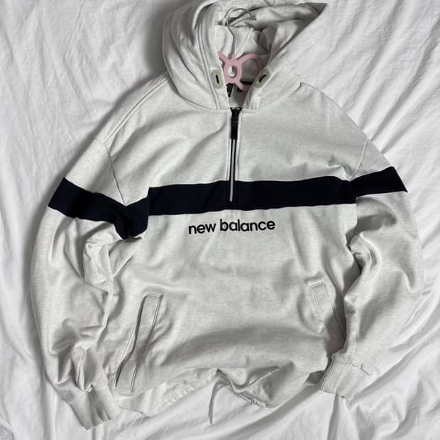 뉴발란스 반집업 후드티