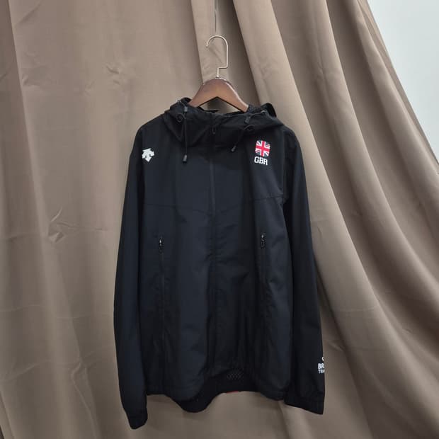 데상트 브리티시 트라이애슬론 바람막이 자켓 95
