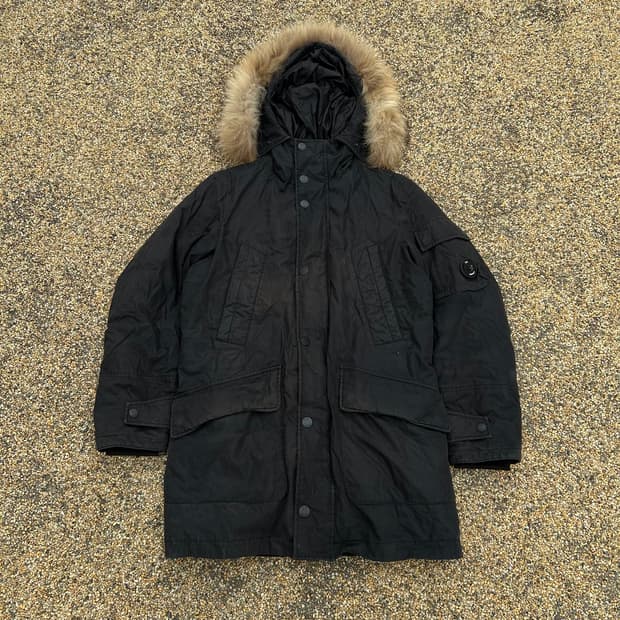 C.P 컴퍼니 렌즈 파카 패딩