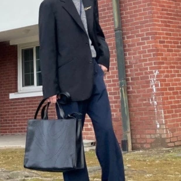 시스템옴므 와이드 핏 네이비 바지