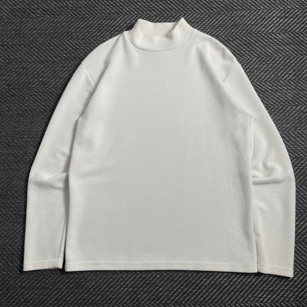 피앤콤마 빈티 머슬핏 미니멀 화이트 니트o 4378