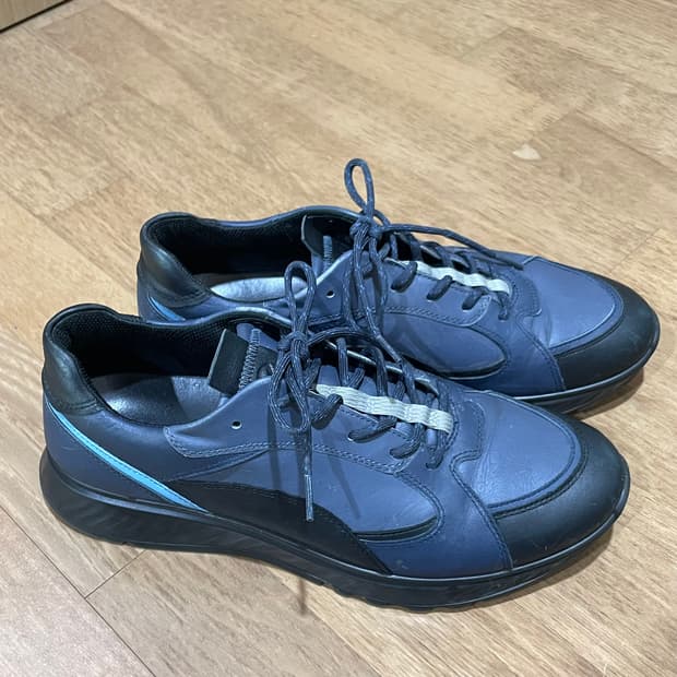 ECCO 에코 가죽 스니커즈 285