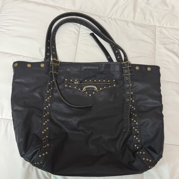 배드블러드 스터디드 레더 쇼퍼백 - 워시드블랙