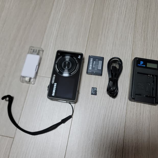 삼성 ST710 디카 (셀프화면 전면스크린)