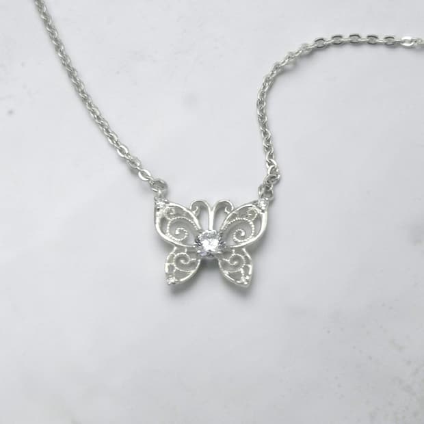 안나수이 나비 펜던트 실버 목걸이 (랩다이아 세팅)