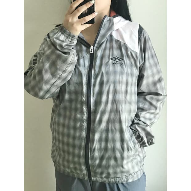 엄브로 트레이닝 바람막이 L