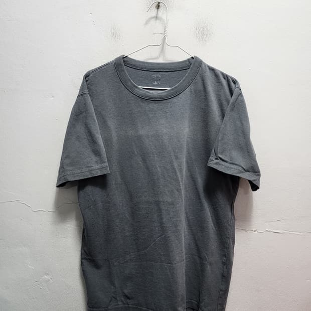 유니클로 베이직 반팔티