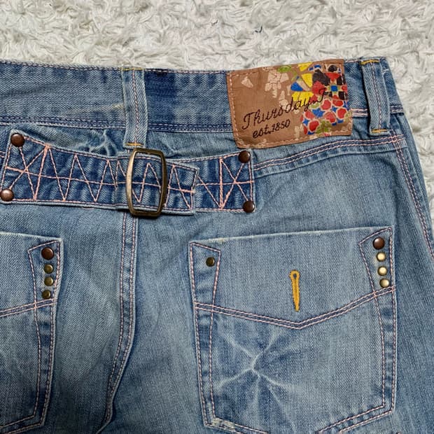 [31] Thursday Island 신치백 와이드핏 데님팬츠