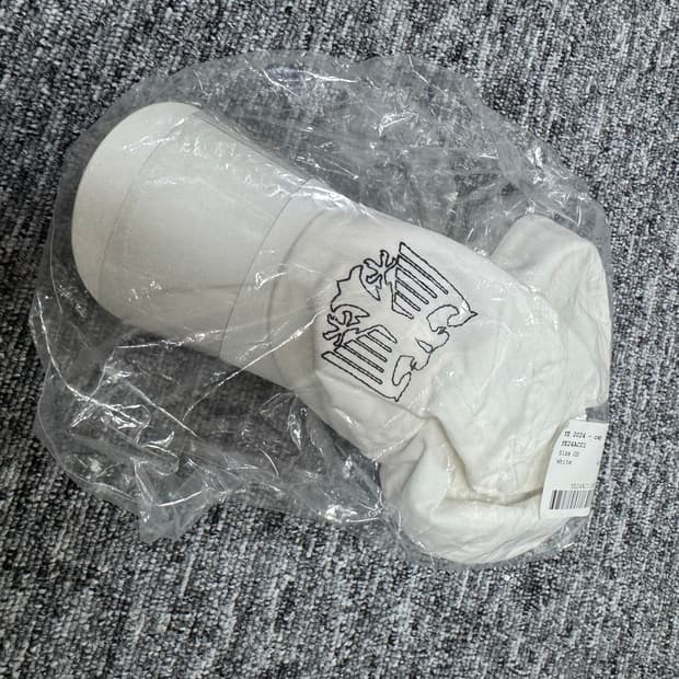 칸예 화이트 캡