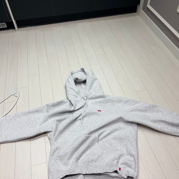 24 SS 슈프림 스몰 박스 후디드 스웻셔츠 XL 팝니다.