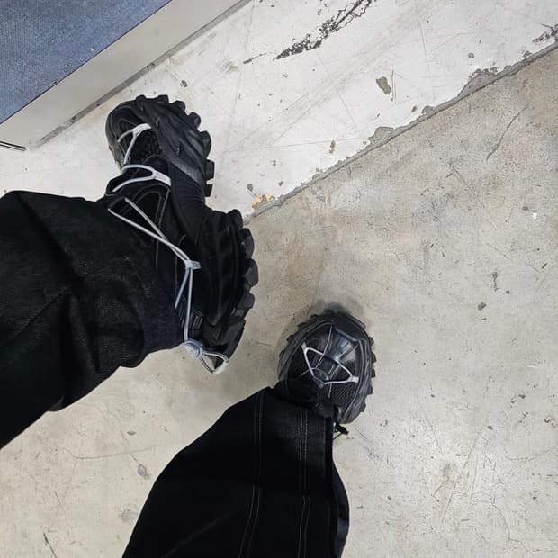 발렌시아가 하이크 스니커즈 42 (박스있음)