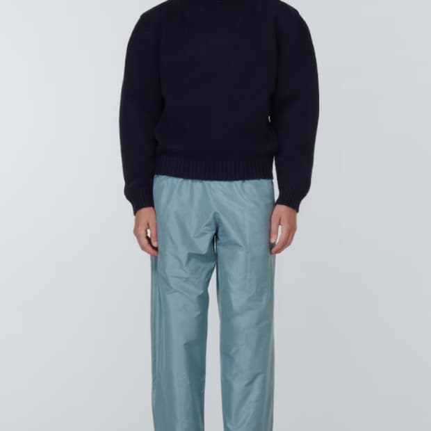 프라다 울 터틀넥 니트 팝니다