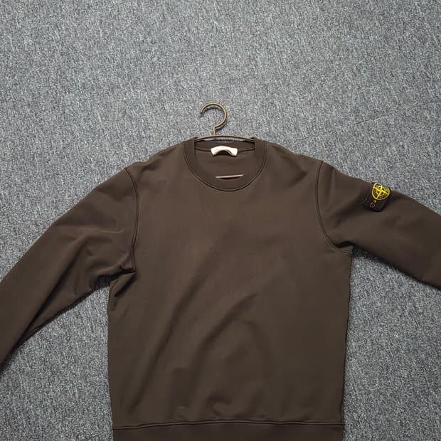 스톤아일랜드 맨투맨