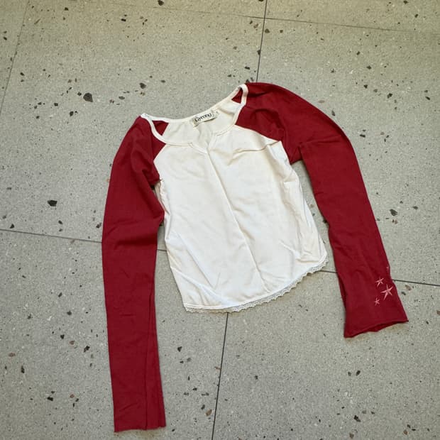 Gyeong 롱슬리브 탑