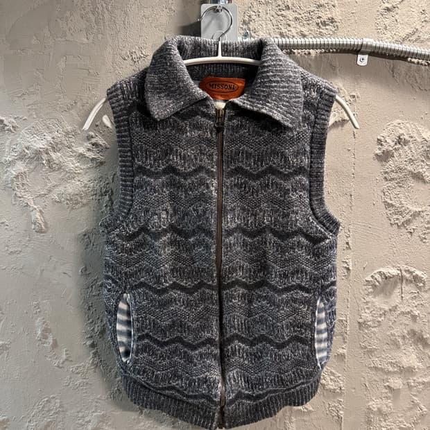미쏘니 지그재그 패턴 니트 집업 베스트 그레이 48