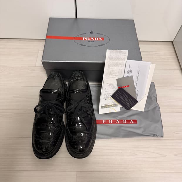 [36.5] 프라다 에나멜 로퍼 블랙