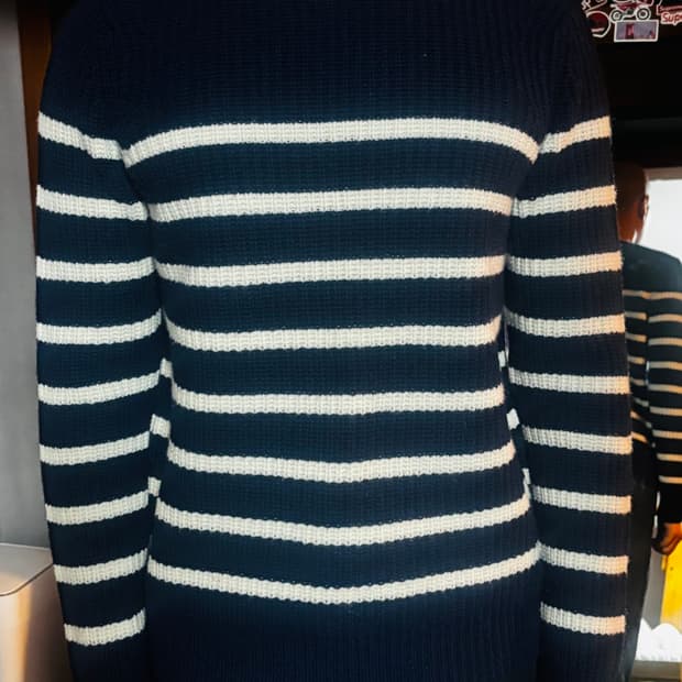 A.p.c. 숄더버튼 니트 