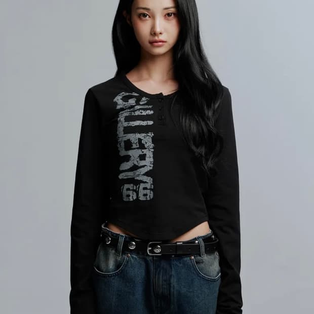 [새상품] 가터갤러리 PAINTED BUTTON LONG SLEEVE