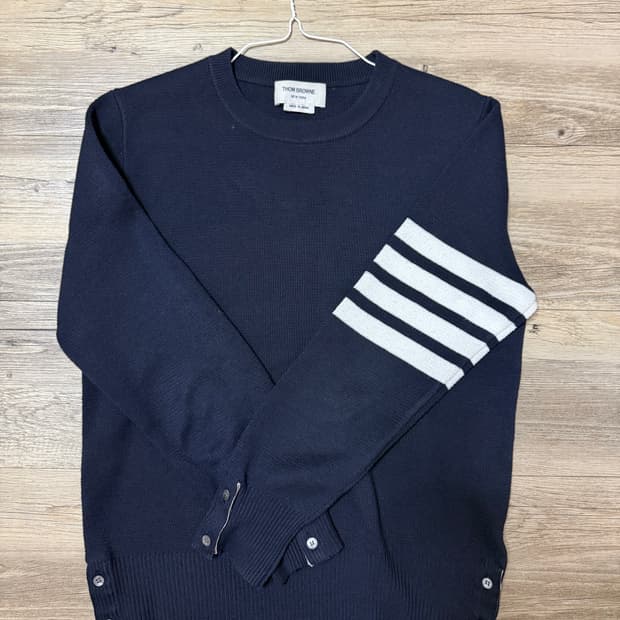 톰브라운 니트 1사이즈