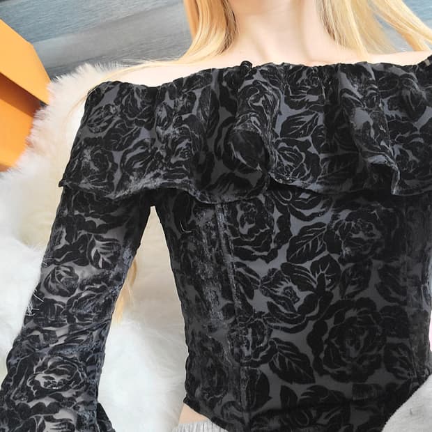 2000아카이브 벨벳 로즈 오프숄더 탑