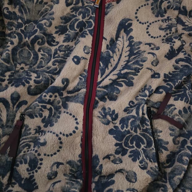 캐피탈다마스크패턴 플리스후리스