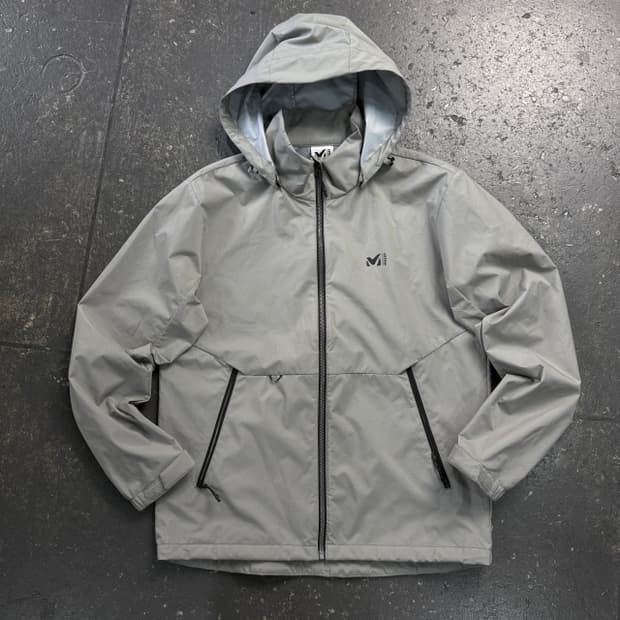 100 밀레 바람막이 