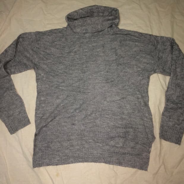 turtle neck unbalanced knit