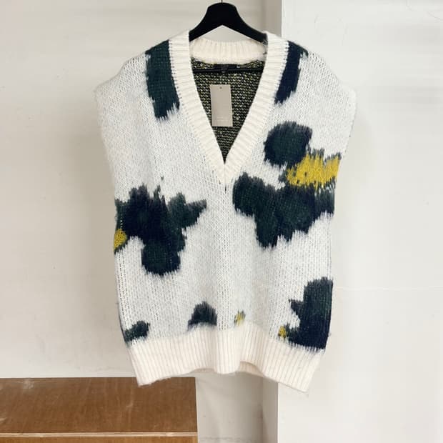 코스 화이트 모헤어 혼방 니트 베스트