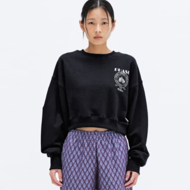 에디텀 스튜디오즈(AEDITEM STUDIOZ) 크롭 스웻셔츠 프리사이즈