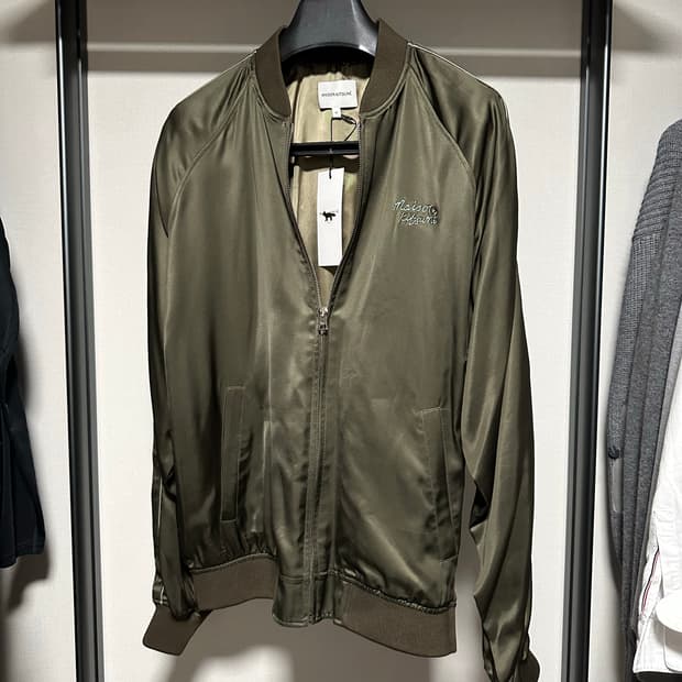 메종키츠네 블루종 사틴 카키색