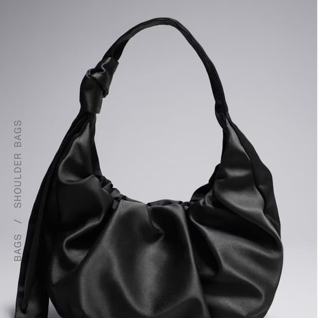 앤아더스토리 리본 새틴백