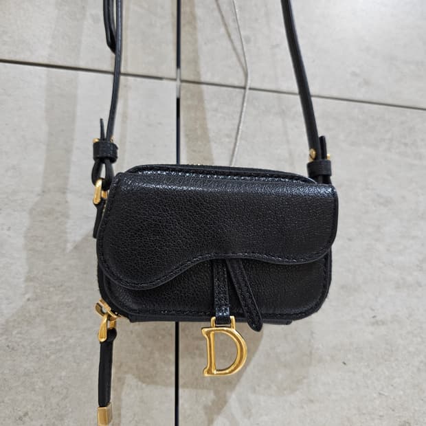 디올 새들 미니 숄더 스트랩 파우치