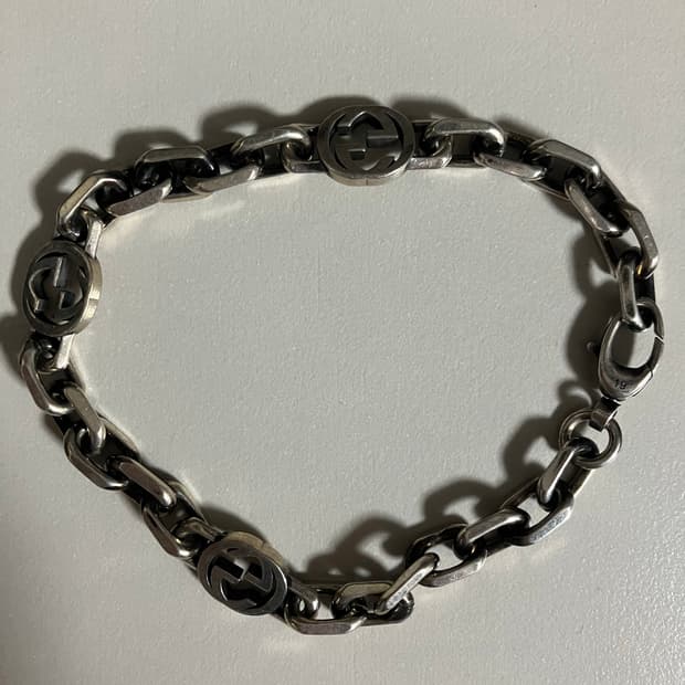 구찌 인터로킹 G 브레이슬릿 실버 19cm