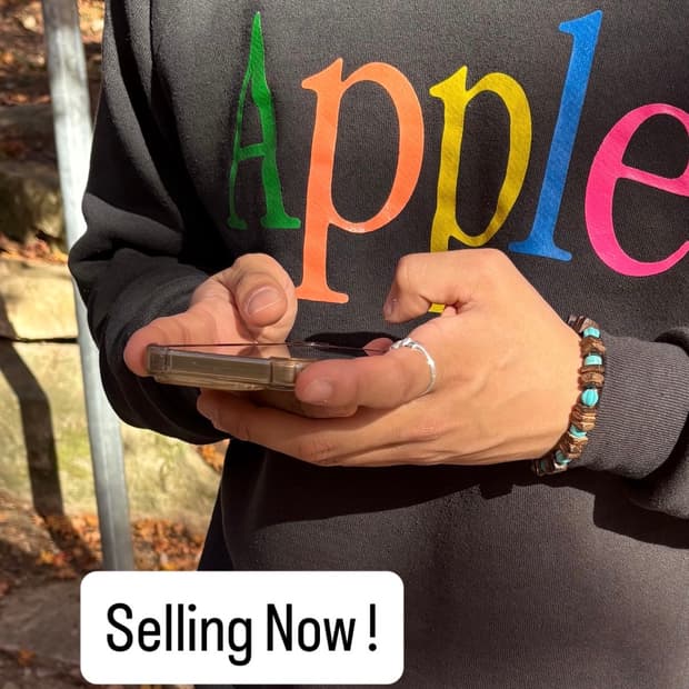 90s apple sweatshirt for employee
