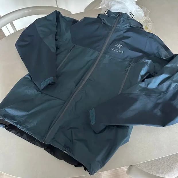 아크테릭스 베타 SV 이클립스 블루 자켓