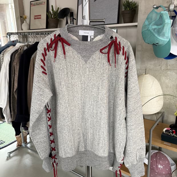 Facetasm 파세타즘 레이스 스웻 셔츠