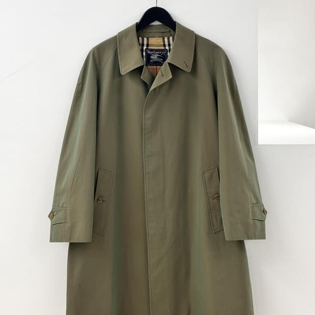 Burberry single trench coat