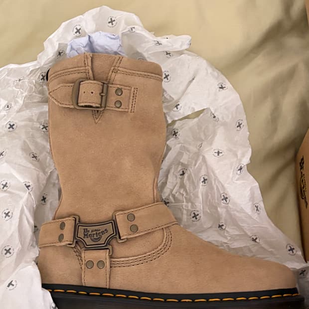 새상품)닥터마틴 애니스톤 하이 240mm