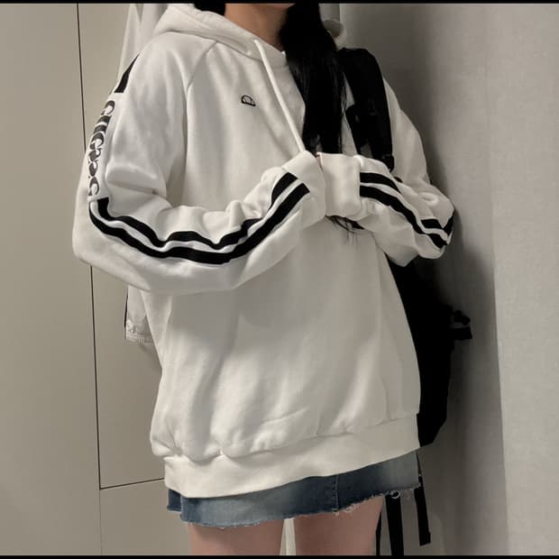 ellesse
