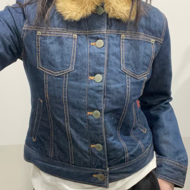 퍼 트리밍 데님 트러커 자켓