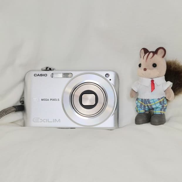 작례)르세라핌 은채픽✨️ 카시오 엑슬림 z1050 실버 판매합니다 🔮