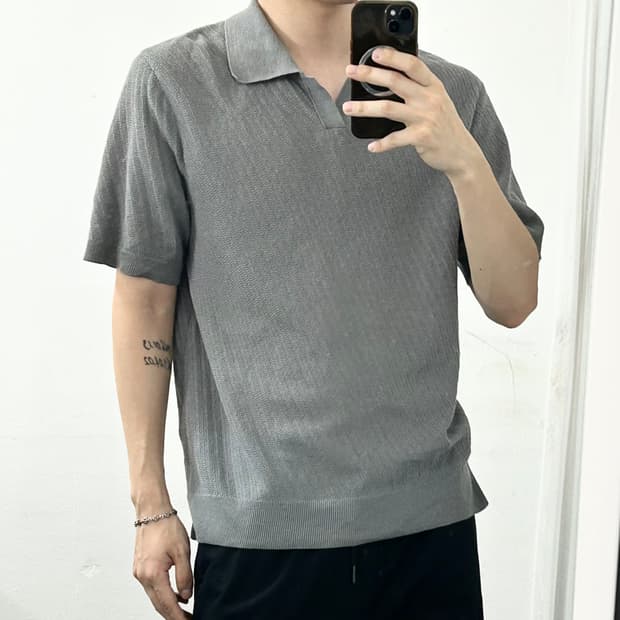 솔리드옴므 23SS 오픈카라 반팔 니트
