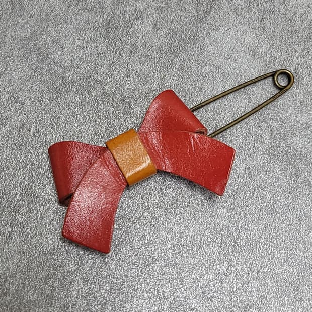 leather 빈티지브로치