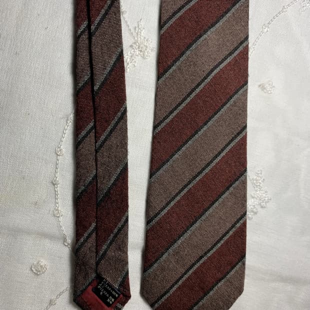 브라운 스트라이프 넥타이 잉글랜드