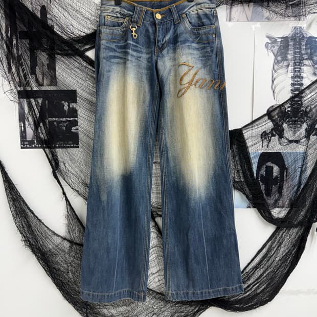 00s embriodery detail jeans